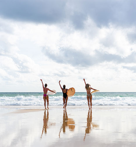 Aux alentours du camping Montacabana en Nouvelle-Aquitaine à Montalivet, découvrez les meilleures plages pour surfer à Lacanau en Gironde