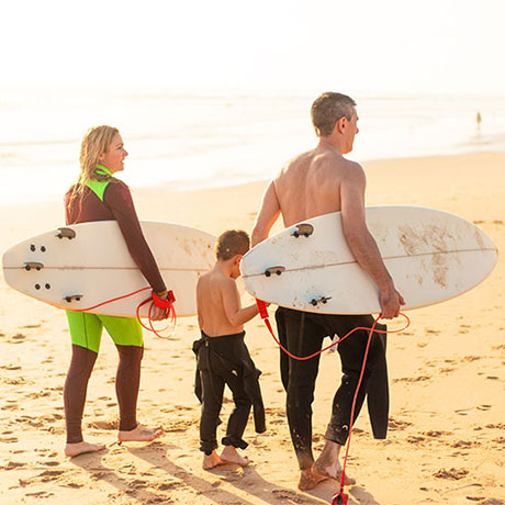 Activité surf aux alentours du camping Montacabana en Gironde